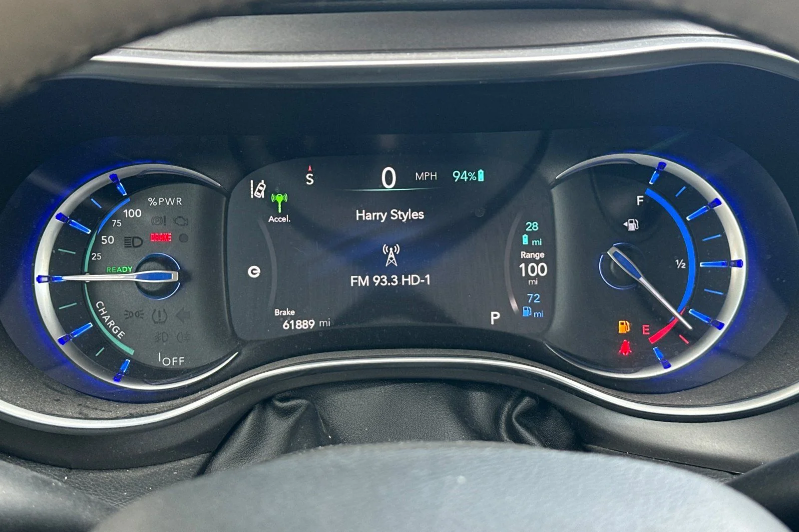 Used 2018 White Chrysler Limited image 29