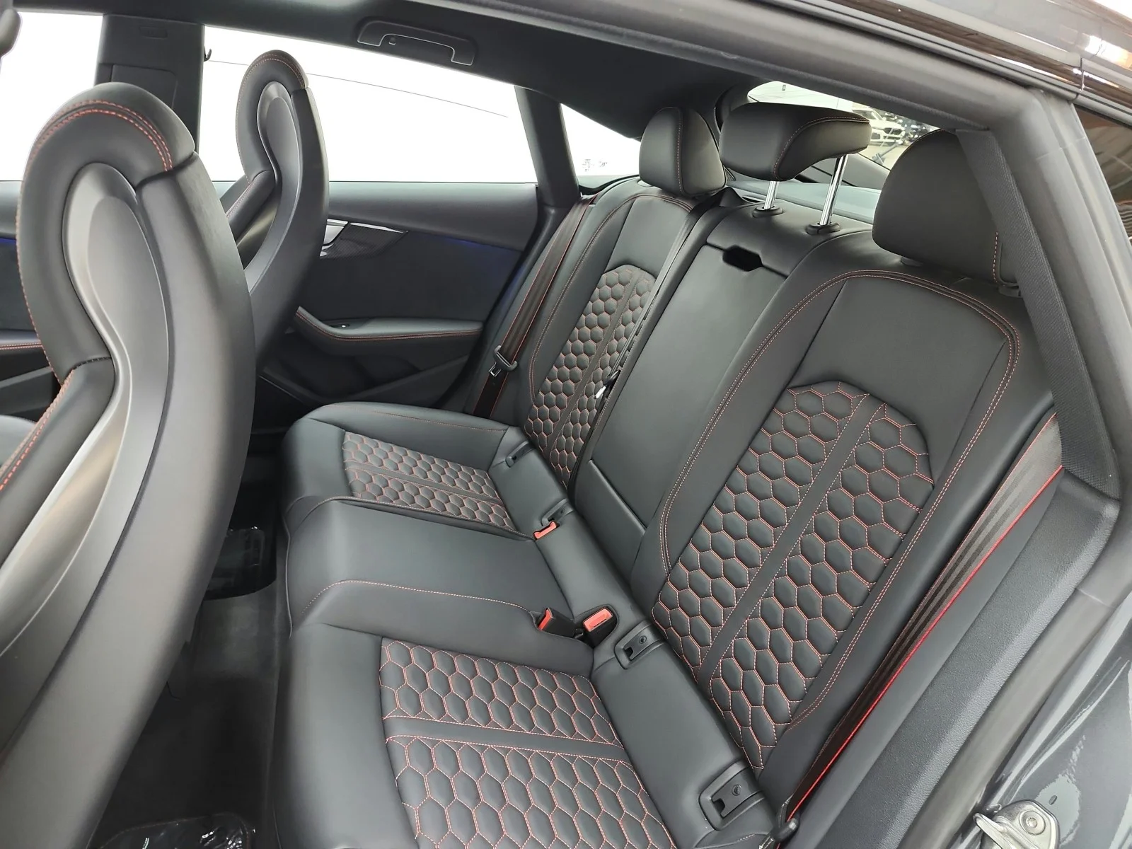 Used 2024 Daytona Gray Pearl Effect Audi 2.9 TFSI quattro image 16