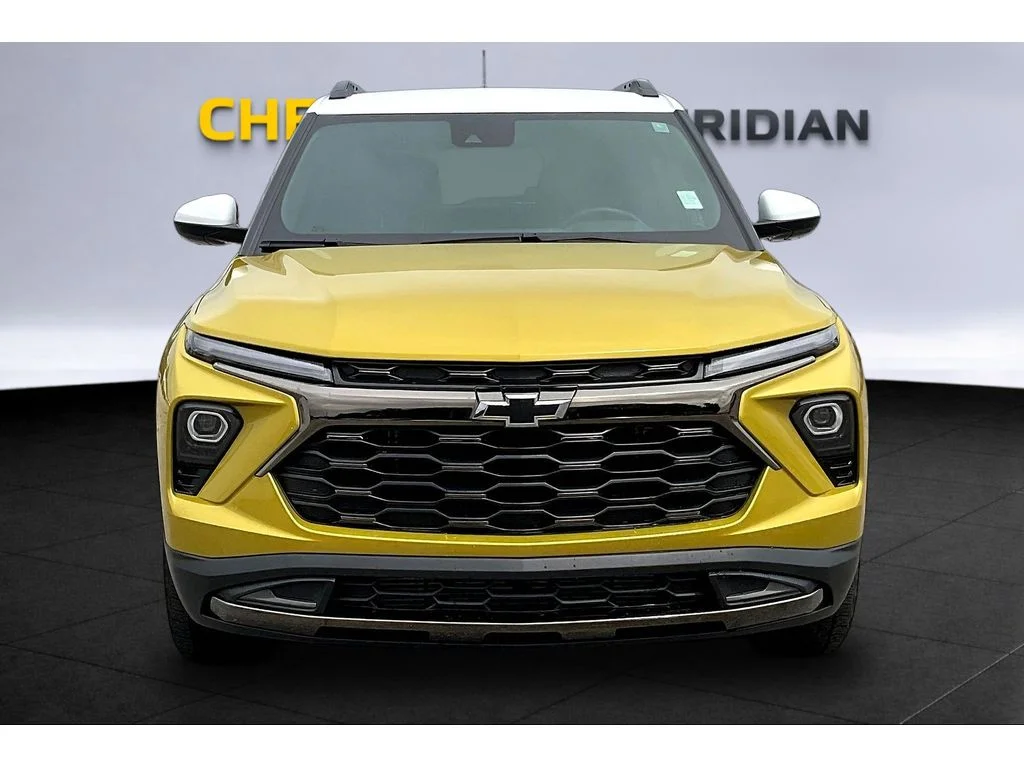 Used 2025 Nitro Yellow Metallic Chevrolet ACTIV image 3