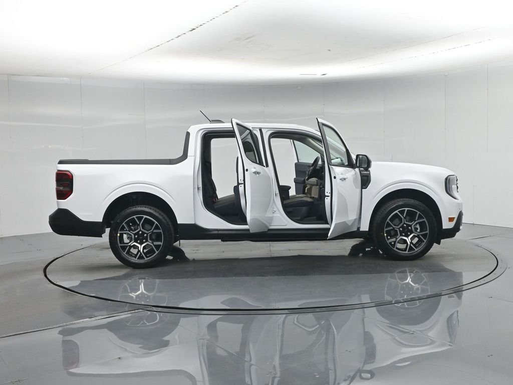 New 2026 Oxford White Ford Lariat image 4