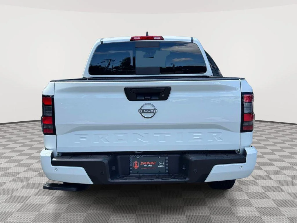 Used 2025 Glacier White Nissan Crew Cab SV 4x2 image 5