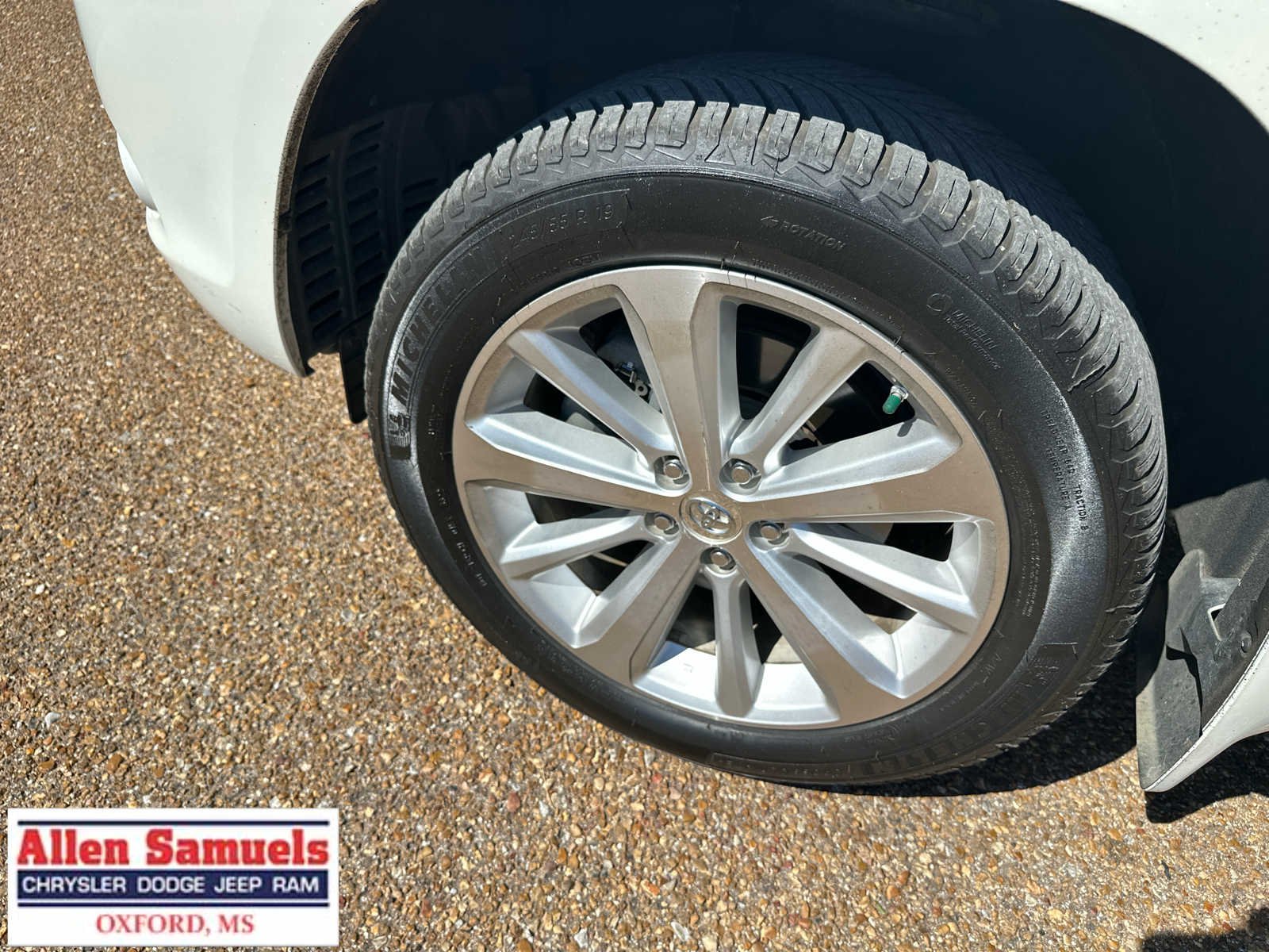 Used 2010 Blizzard Pearl Toyota Limited w/3rd Row image 50