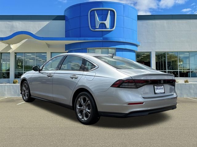 Used 2023 Lunar Silver Metallic Honda EX image 4