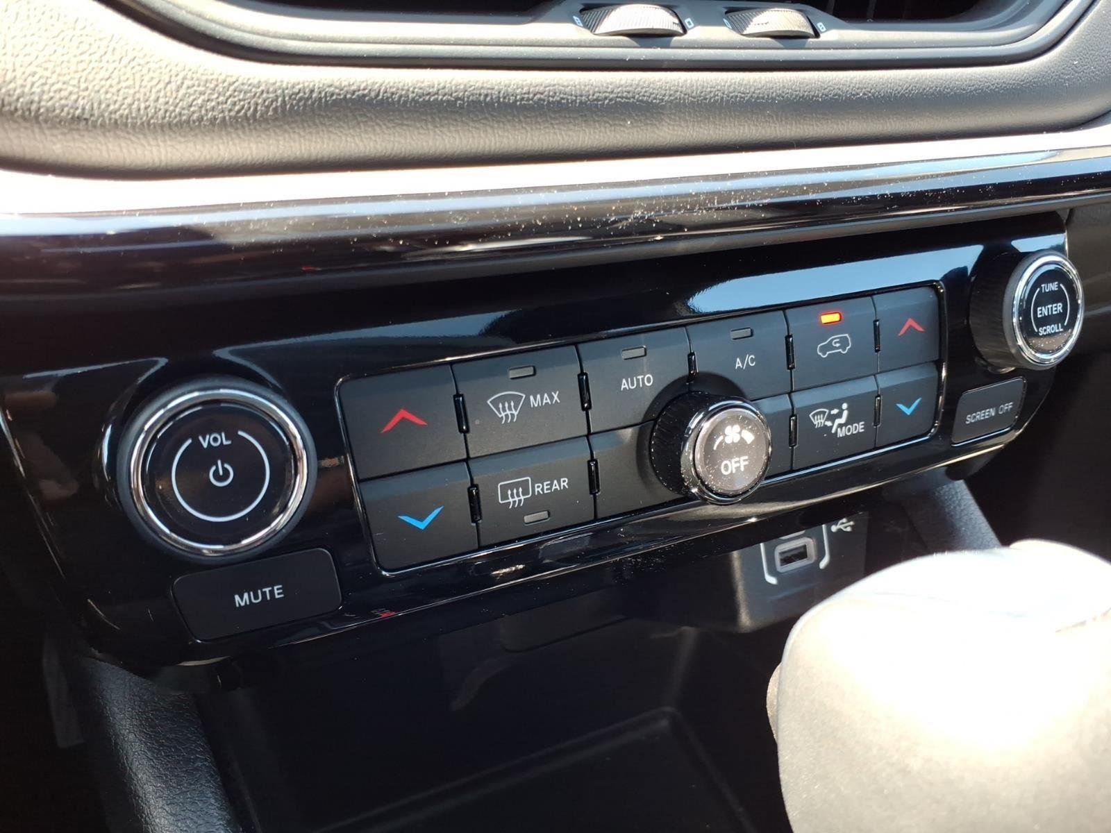 Used 2024 Bright White Clearcoat Jeep Limited image 24