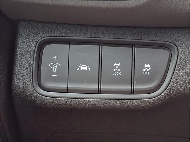 Used 2020 Gray Hyundai SE image 24
