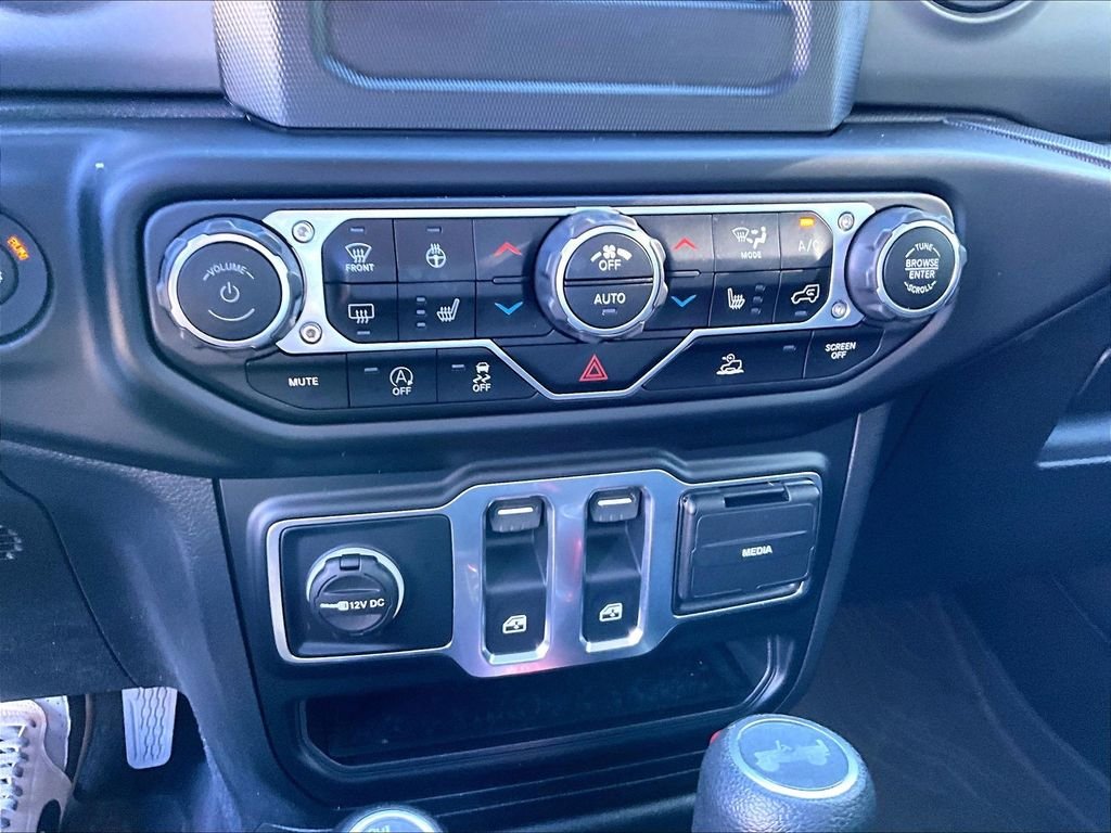 Used 2023 Granite Crystal Metallic Clearcoat Jeep Sport S image 26