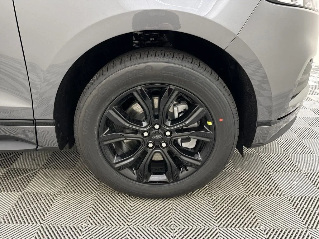 New 2024 Gray Ford SE image 13