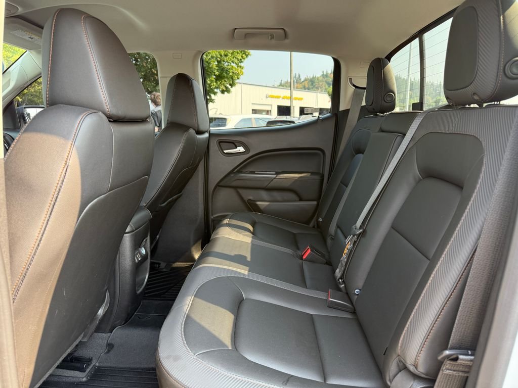 Used 2022 White GMC AT4 w/Leather image 14
