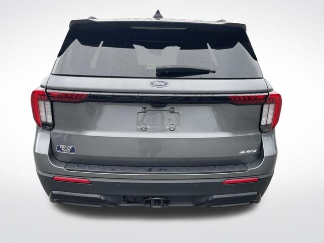 Used 2025 Carbonized Gray Metallic Ford ST-Line image 4