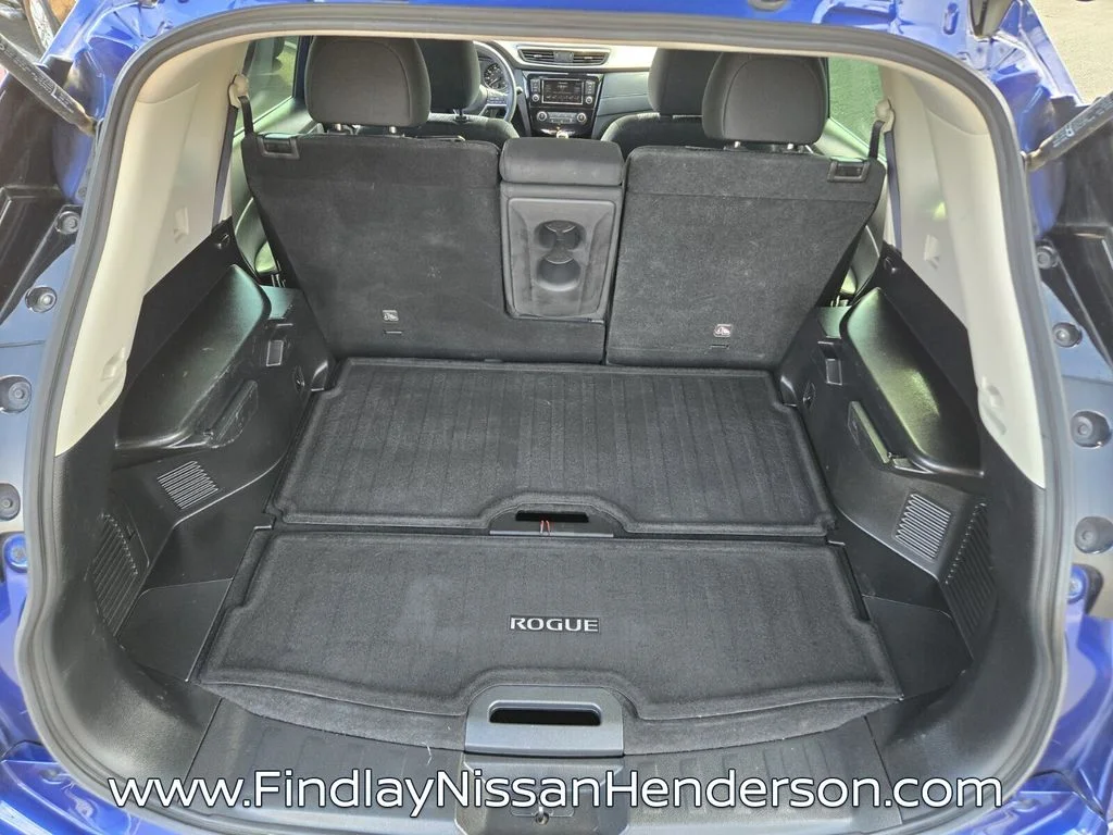 Used 2019 Blue Nissan S image 13