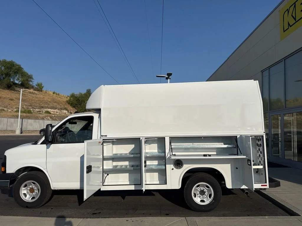 New 2024 Summit White GMC 1WT image 4