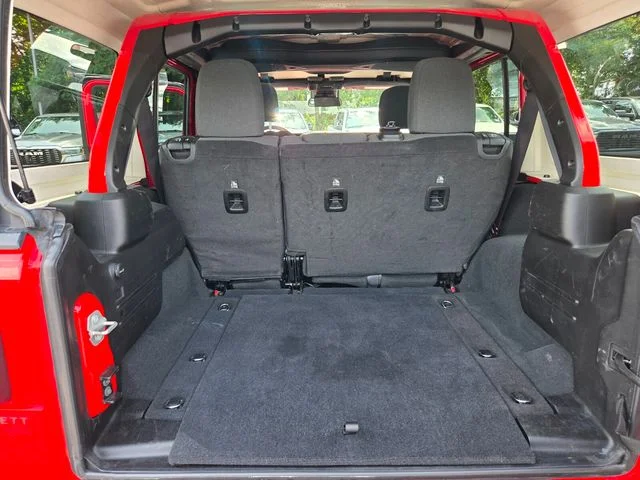 Used 2024 Red Jeep Sport S image 30