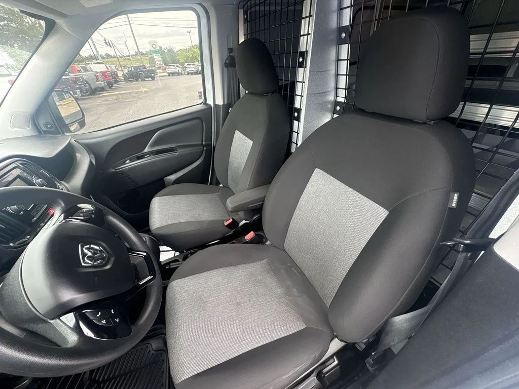 Used 2022 White Ram Base image 11