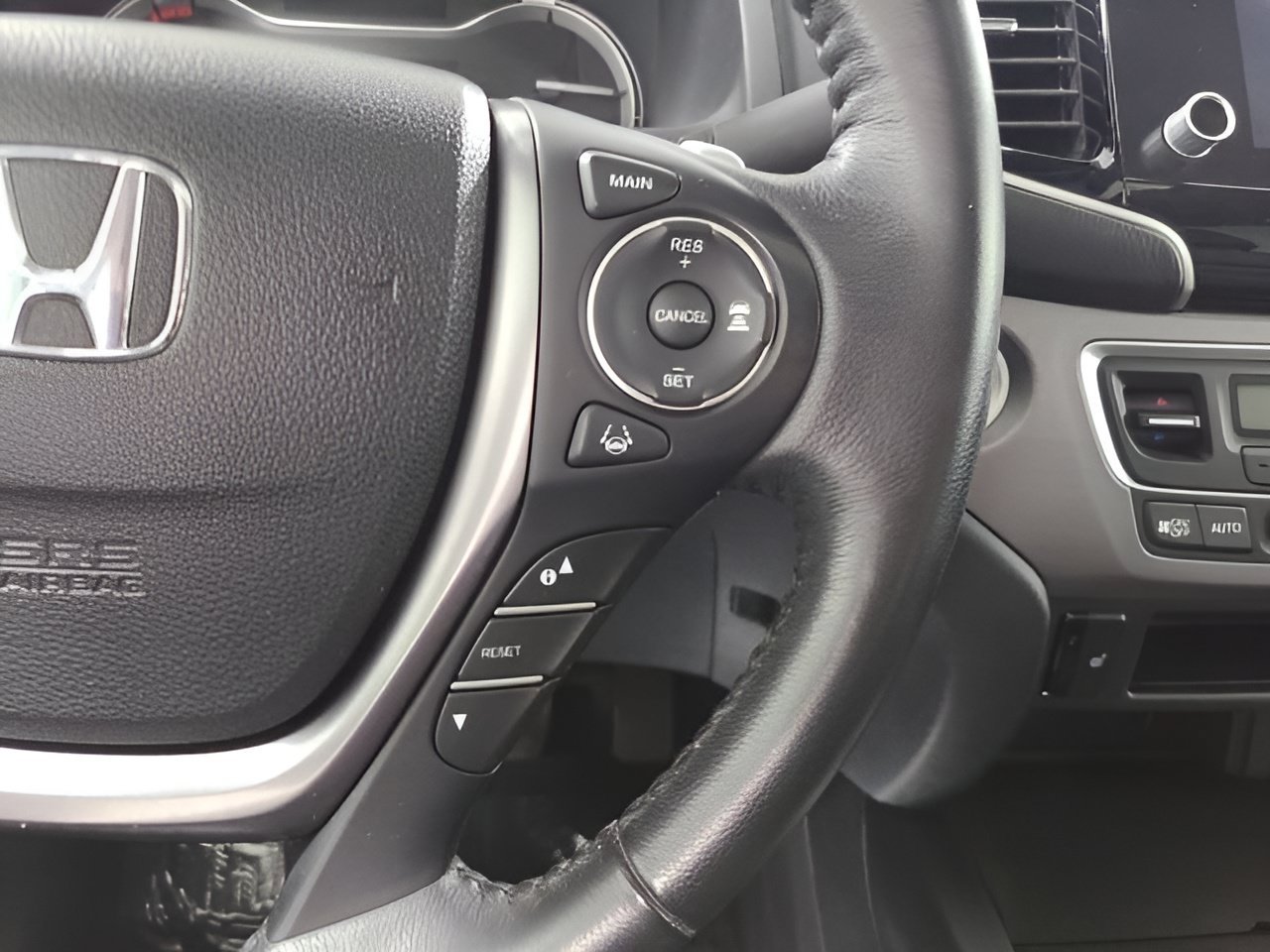 Certified Used 2023 Platinum White Pearl Honda AWD RTL image 62