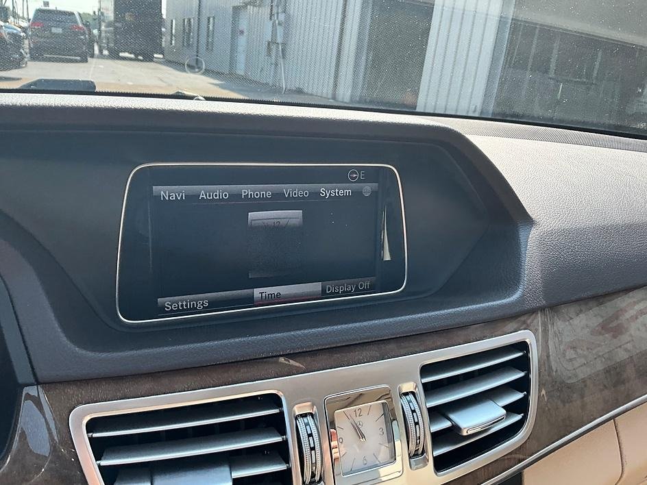 Used 2014 White Mercedes-Benz E 350 image 22