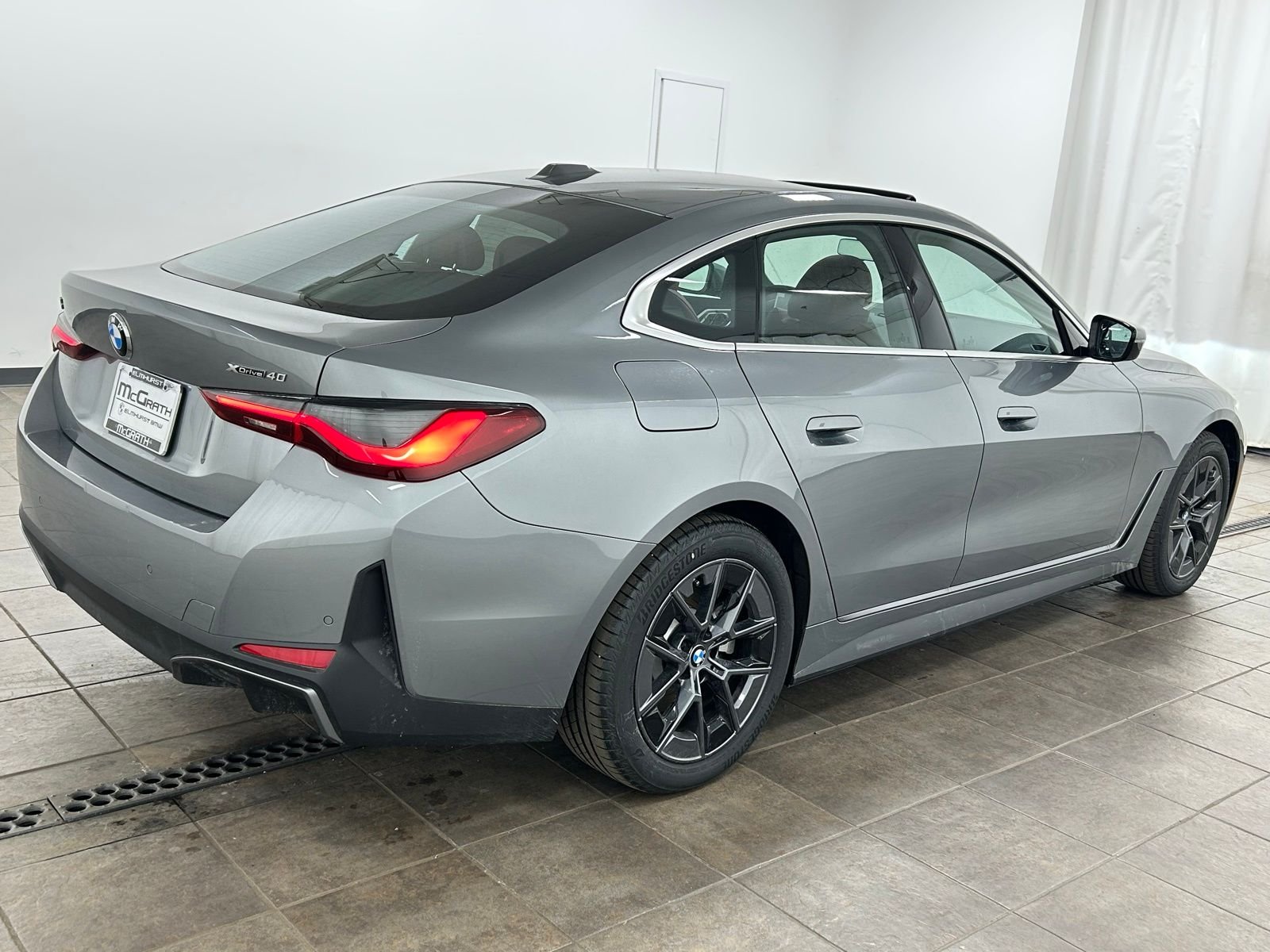 New 2026 Skyscraper Grey Metallic BMW xDrive40 image 7