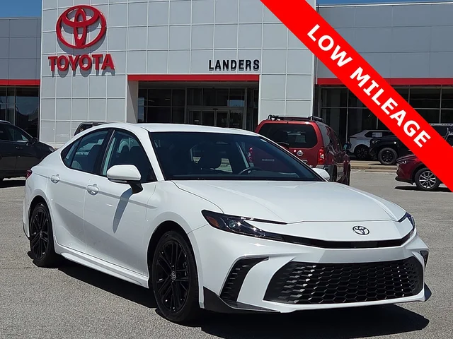 2025 Toyota Camry SE