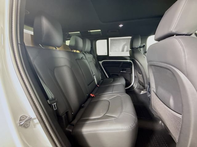 2026 Land Rover Defender X-Dynamic SE - Photo 29