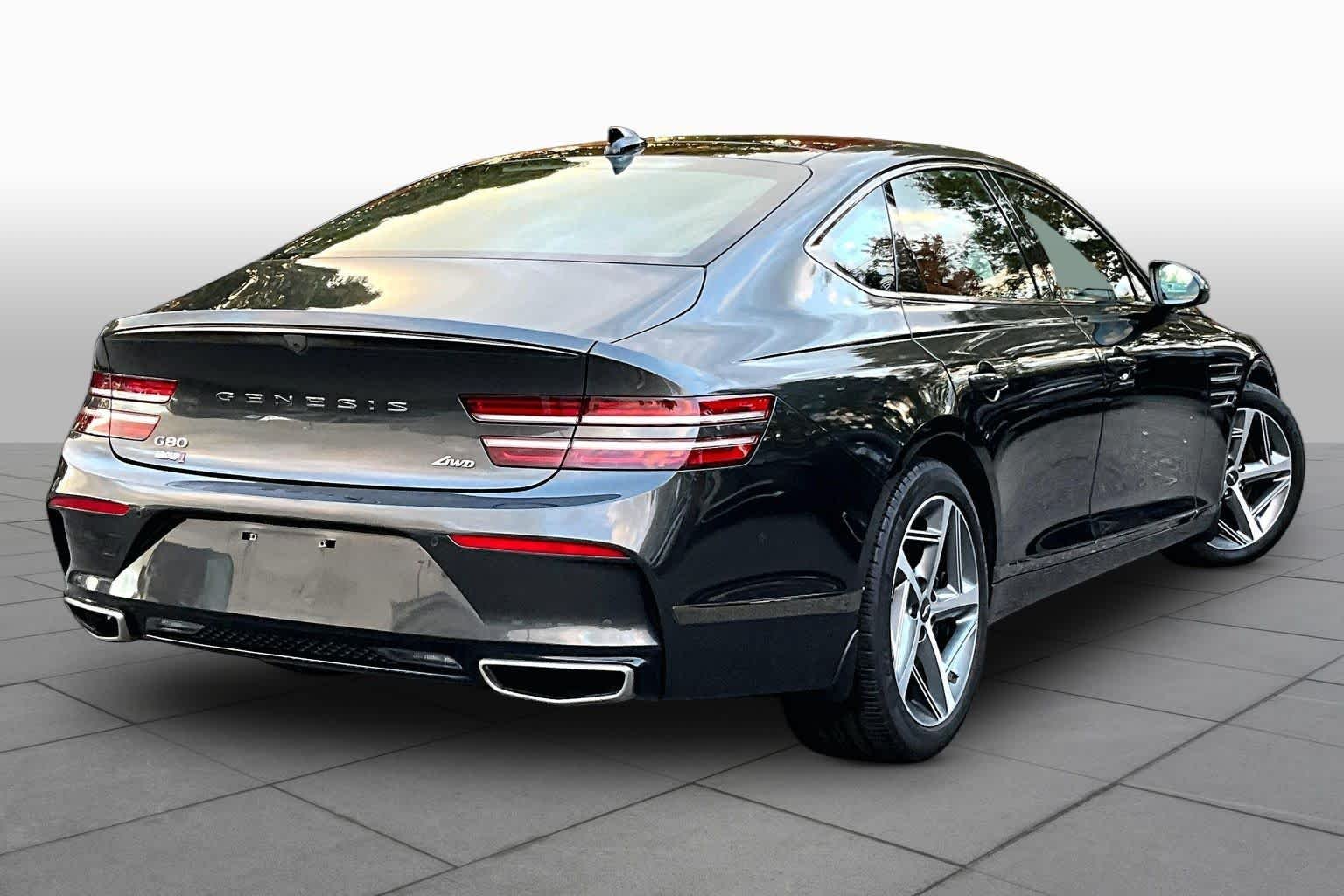 Used 2023 Makalu Gray Genesis 2.5T image 13