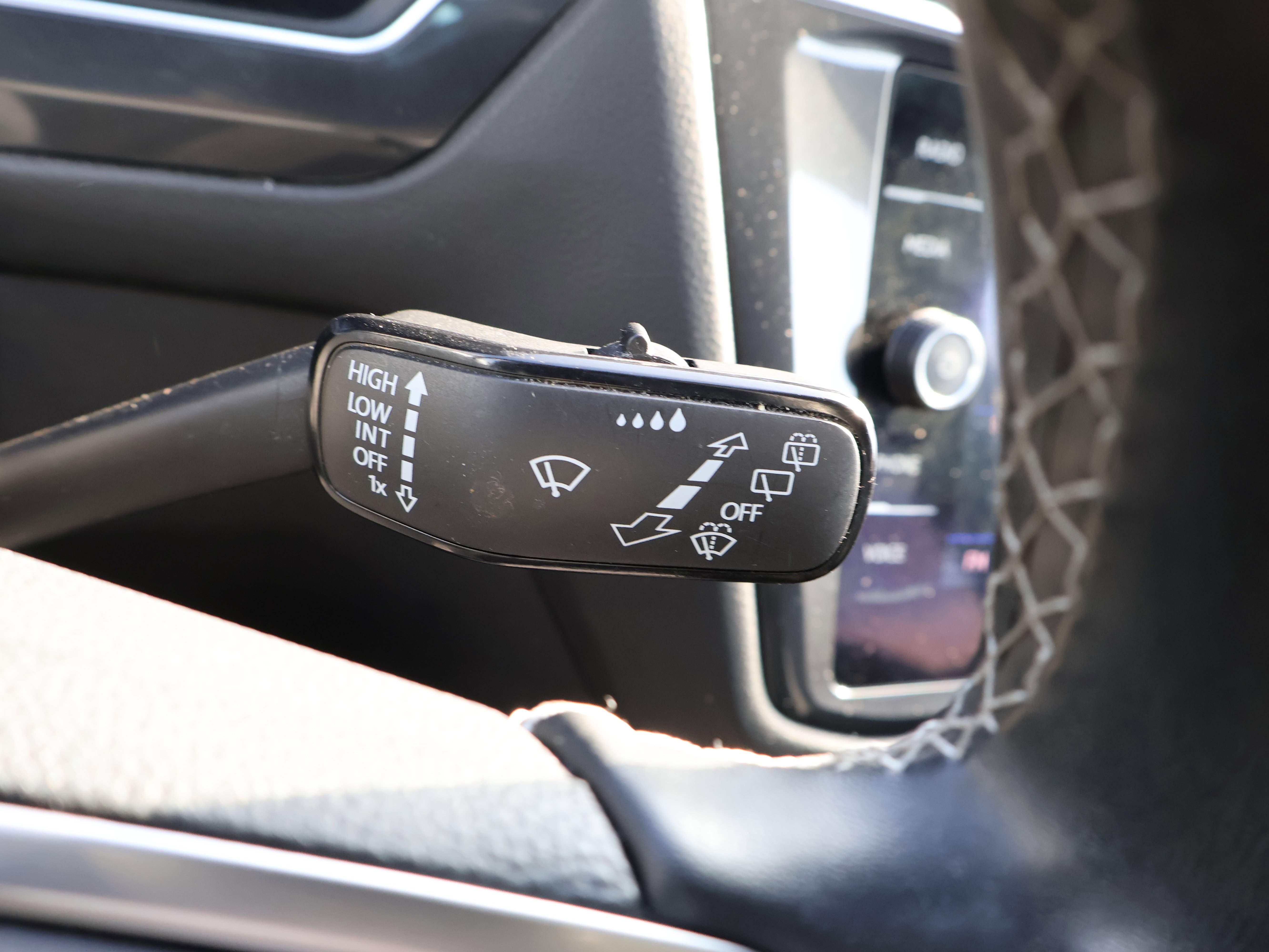 2022 Volkswagen Tiguan SE - Photo 37