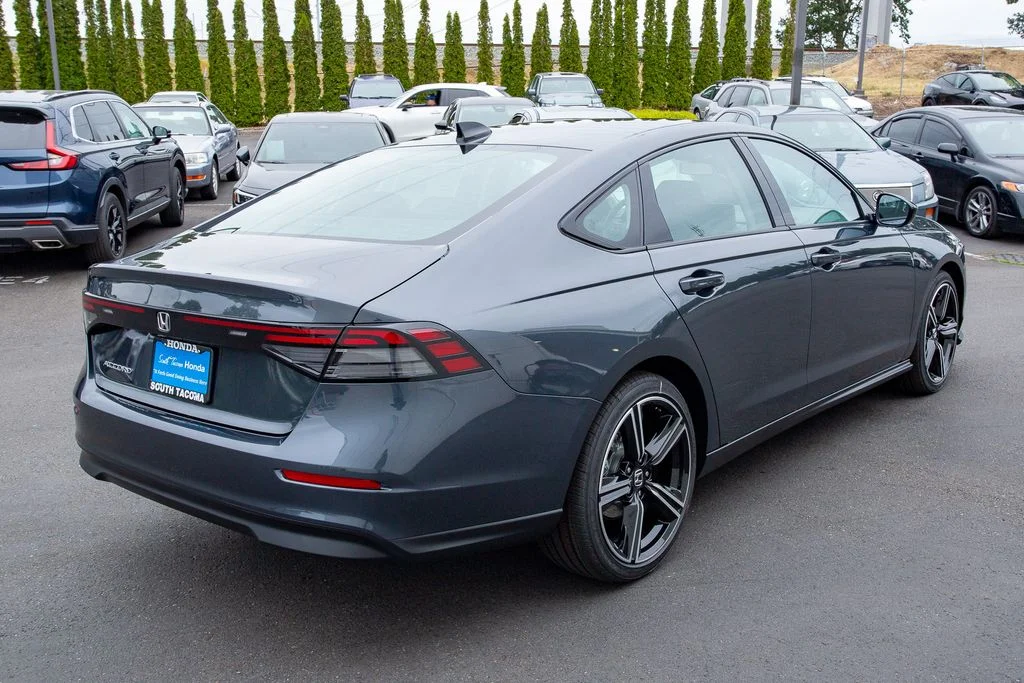 New 2026 Meteorite Gray Metallic Honda SE image 6