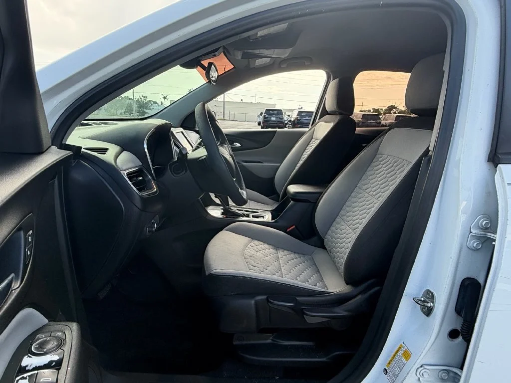 Used 2021 White Chevrolet LS image 9