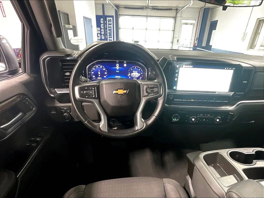 Used 2023 Gray Chevrolet LT image 17