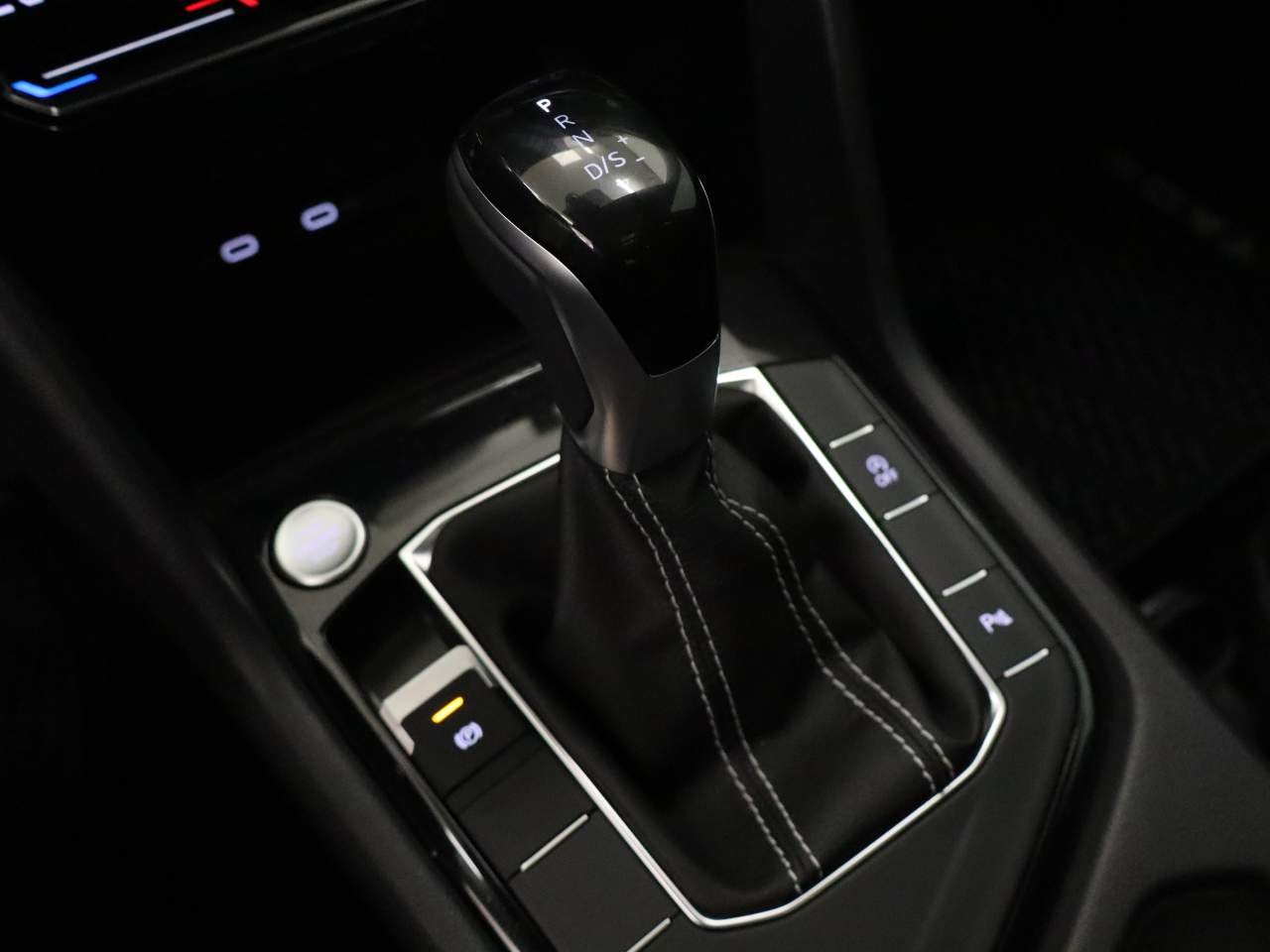 2026 Volkswagen Taos SE Black - Photo 9