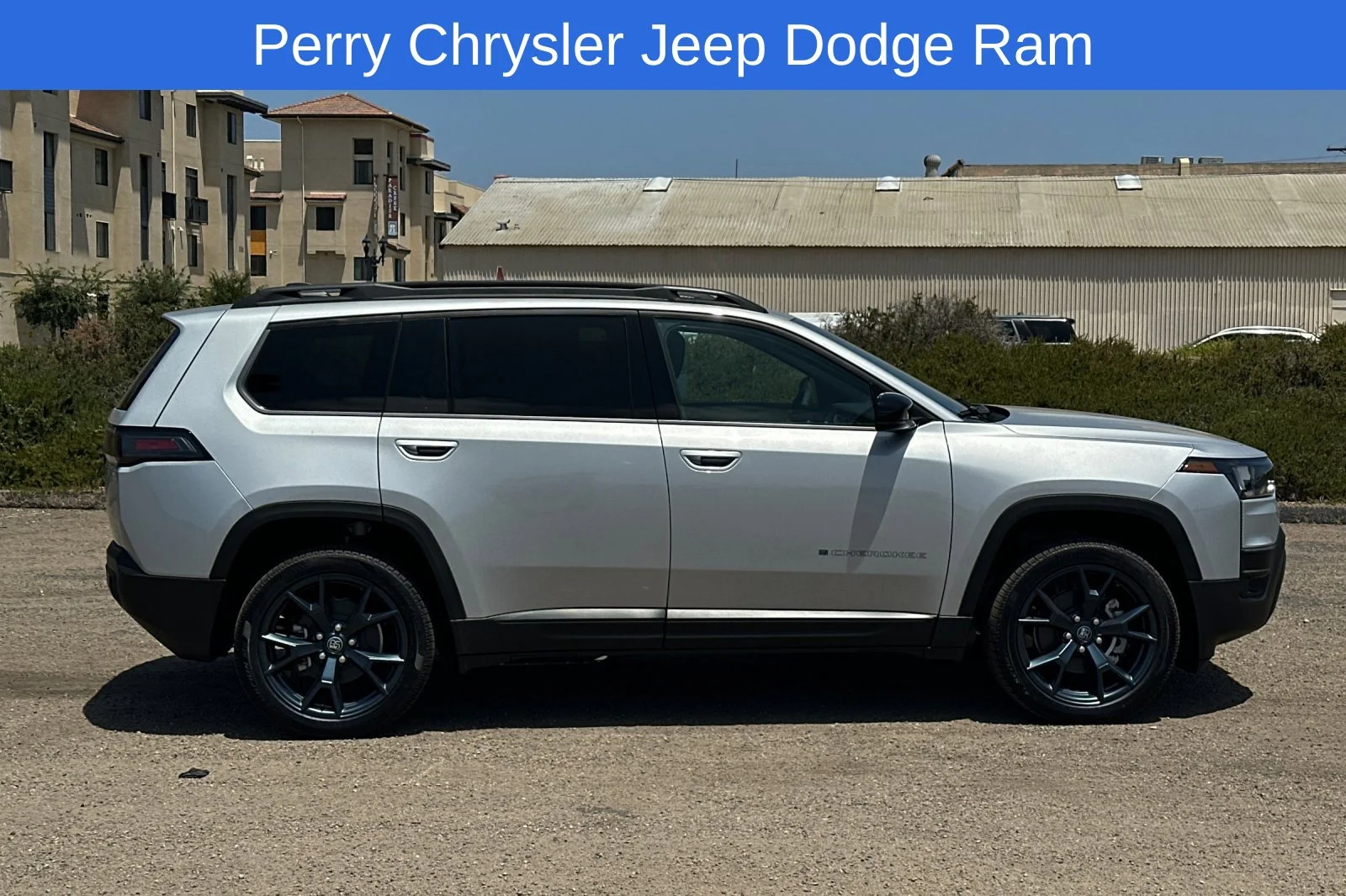 New 2026 Silver Zynith Clear-Coat Exterior Paint Jeep Laredo image 2