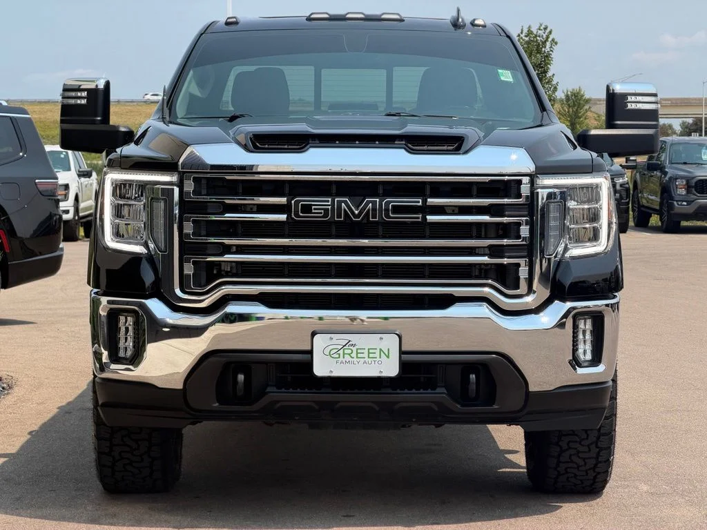 Used 2022 Black GMC SLT image 6