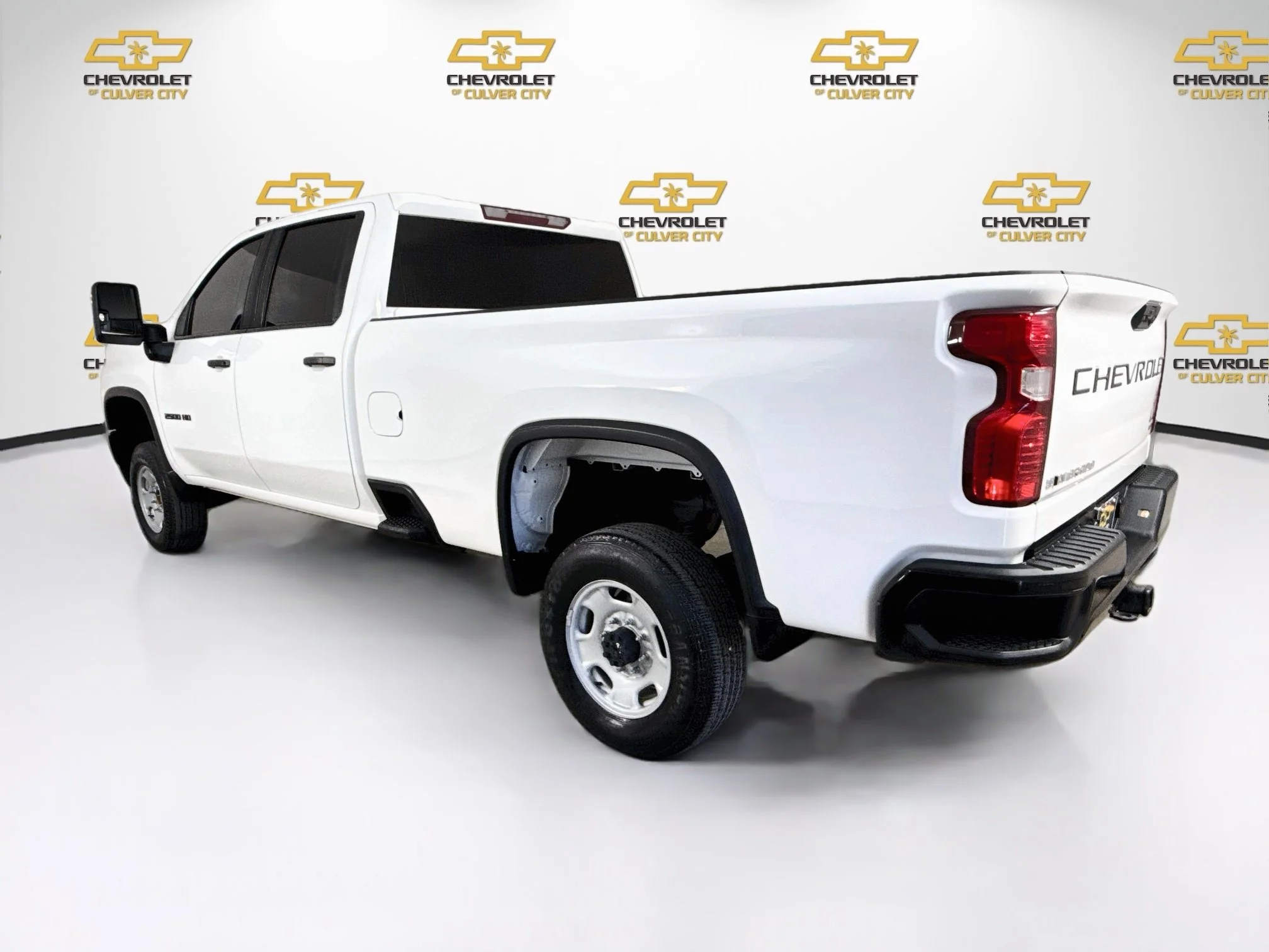 Used 2022 SUMMIT WHITE Chevrolet Custom image 6