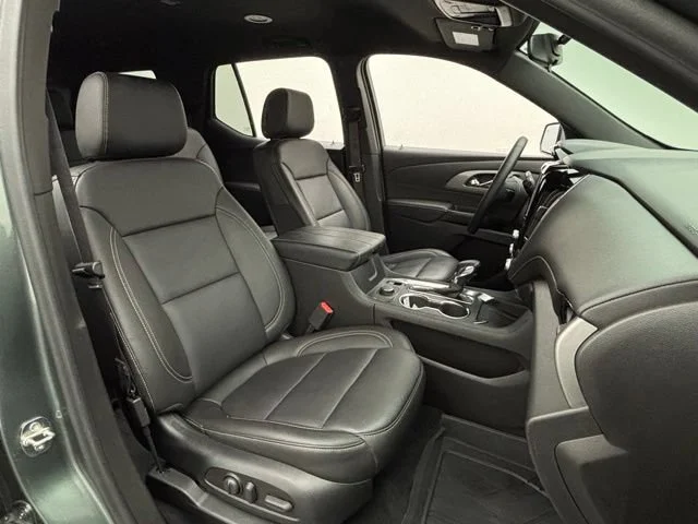 Used 2023 Silver Sage Metallic Chevrolet LT Leather image 30