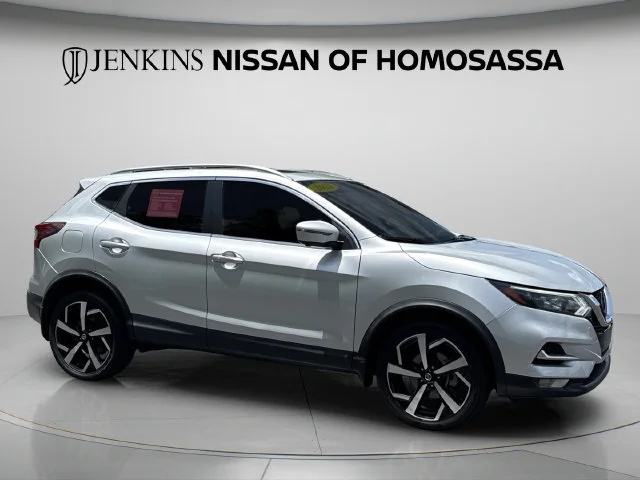 Used 2021 Silver Nissan SL image 5