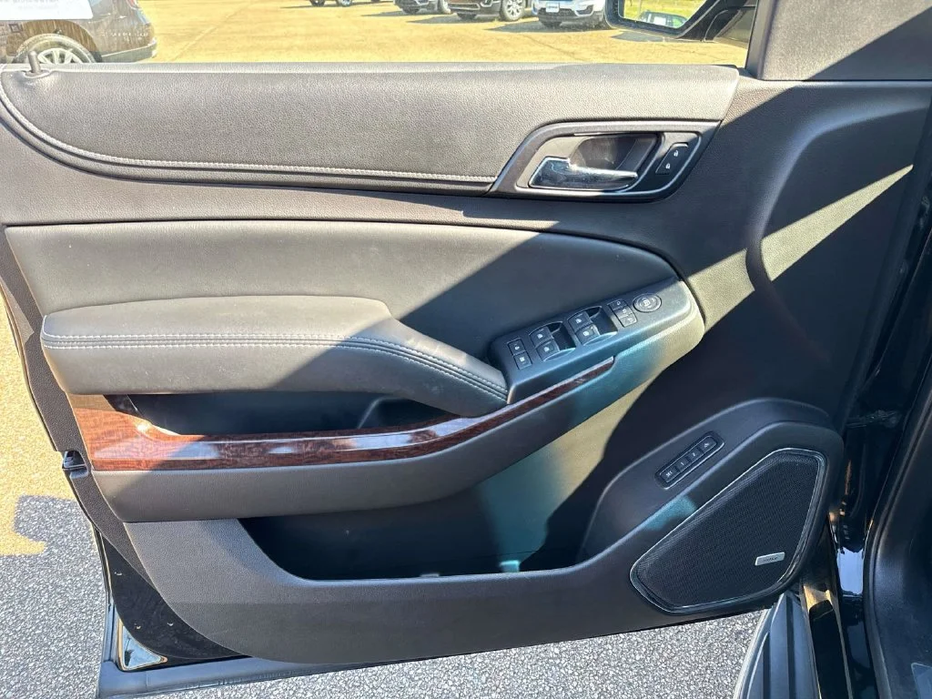 Used 2017 Black GMC SLT image 28