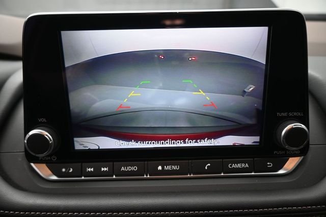 Used 2023 Red Nissan SV image 3