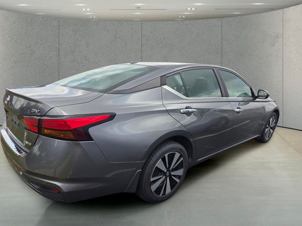 Used 2022 Gray Nissan 2.5 SV image 6
