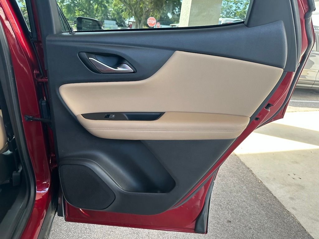 Used 2022 Red Chevrolet Premier image 34
