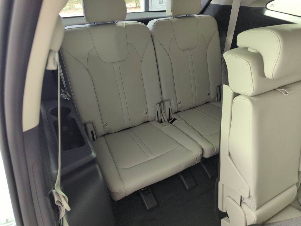 New 2026 Glacial White Pearl Kia S image 33