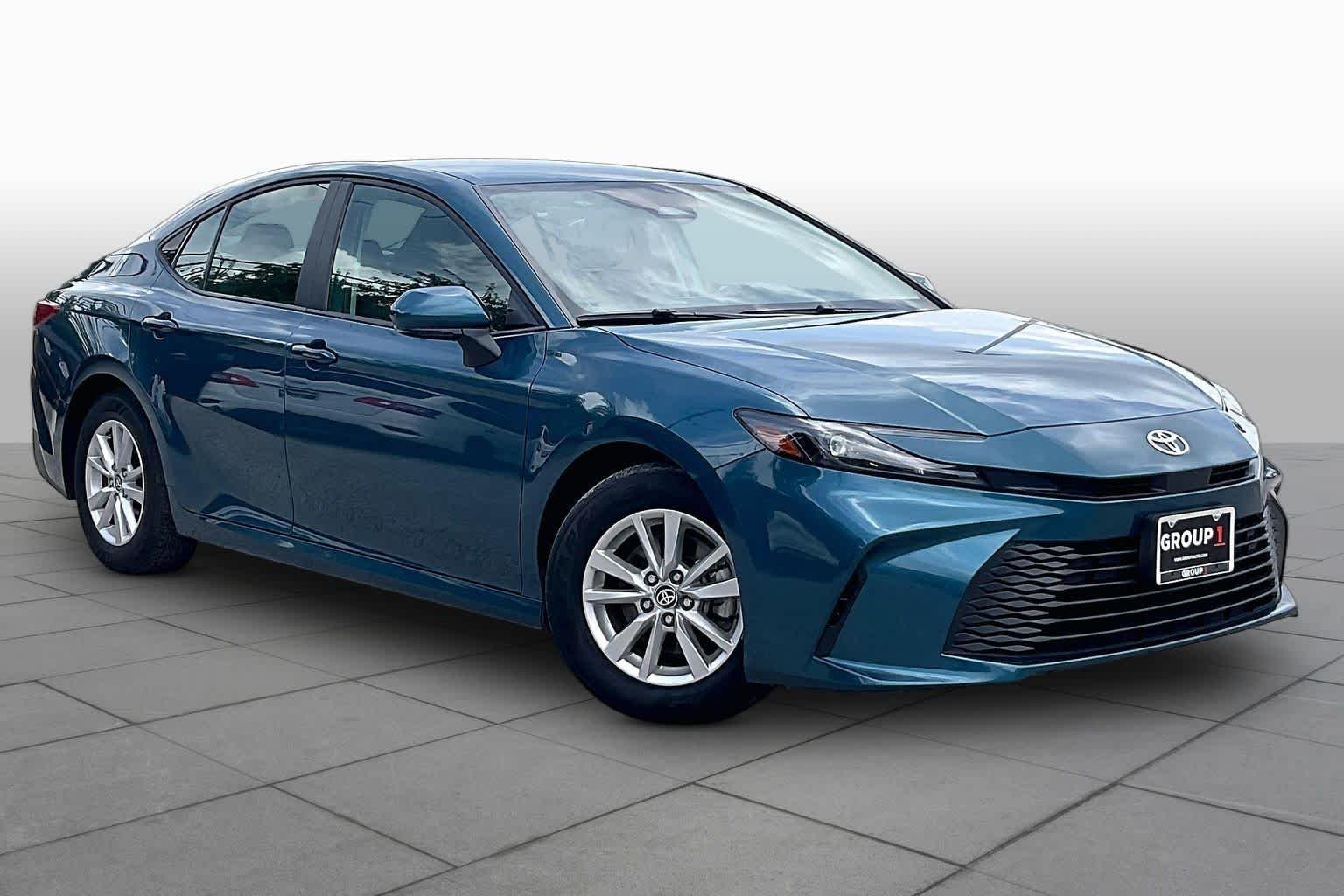 Used 2025 Ocean Gem Toyota LE image 2