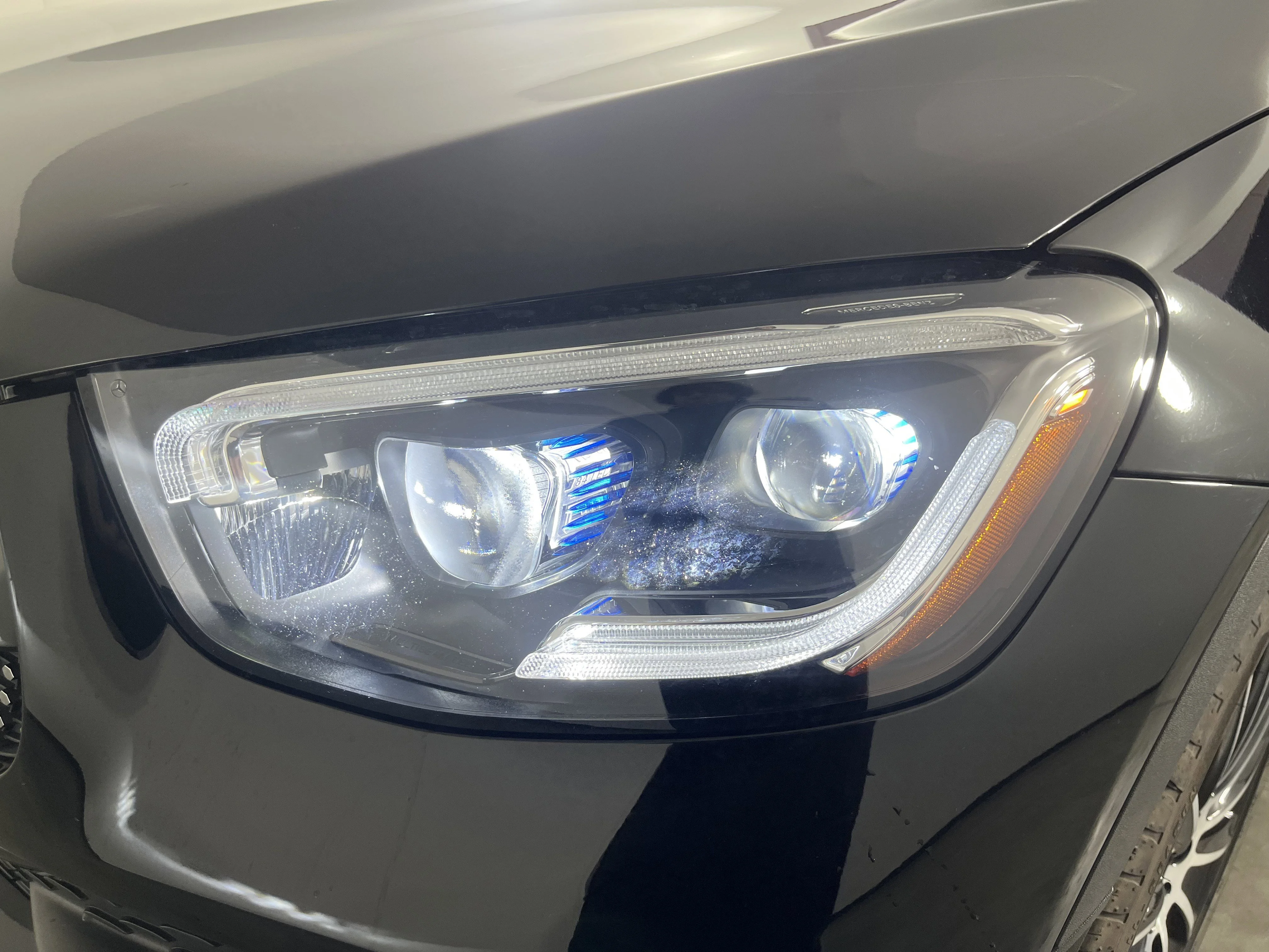 Used 2023 Obsidian Black Metallic Mercedes-Benz GLC 300 image 27