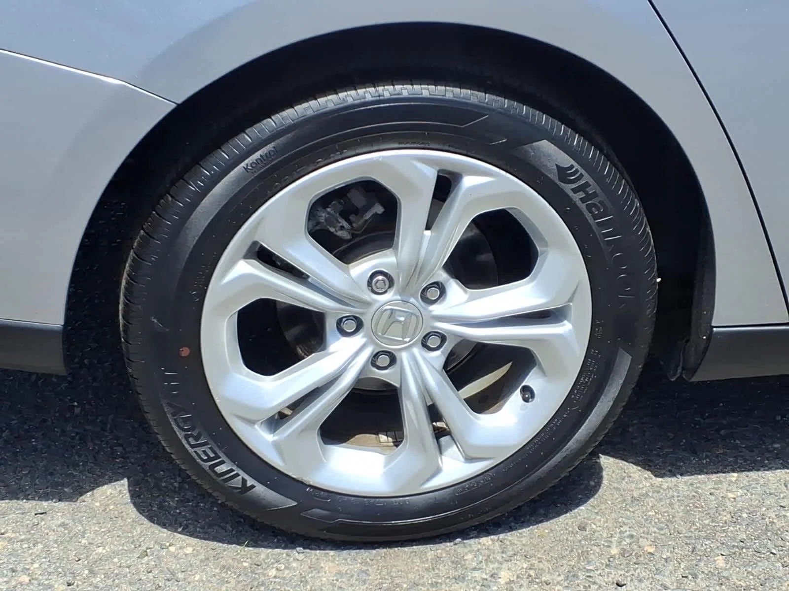 2024 Honda Accord LX - Photo 9