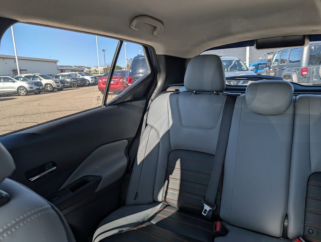 Used 2023 Blue Nissan SR image 12