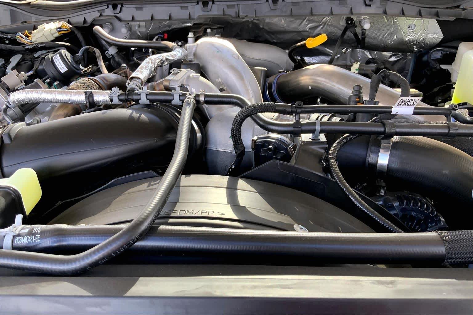 New 2026 Star White Metallic Tri-Coat Ford F-350® Lariat® image 17