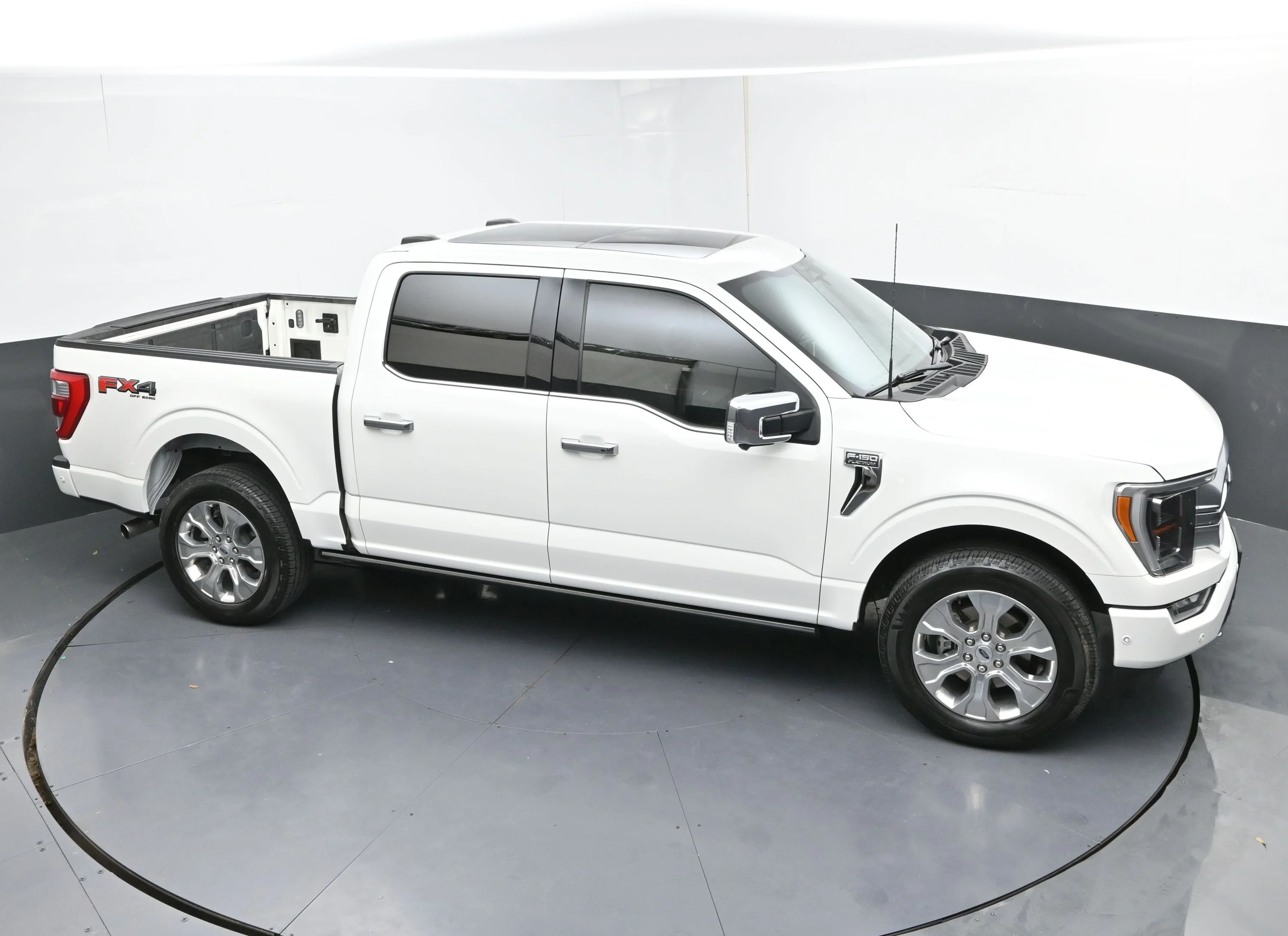 2022 Ford F-150 Platinum - Photo 17