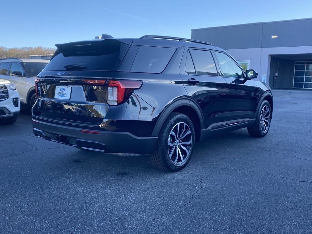 New 2026 Agate Black Metallic Ford ST-Line image 3