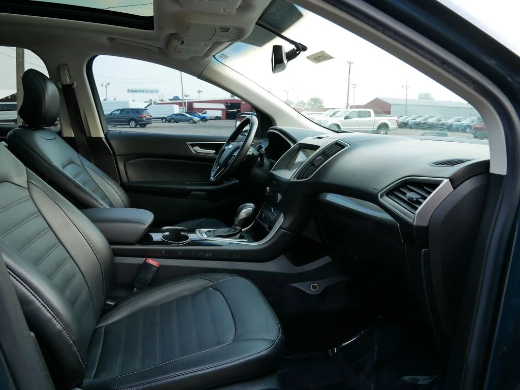 Used 2016 Blue Ford SEL image 7