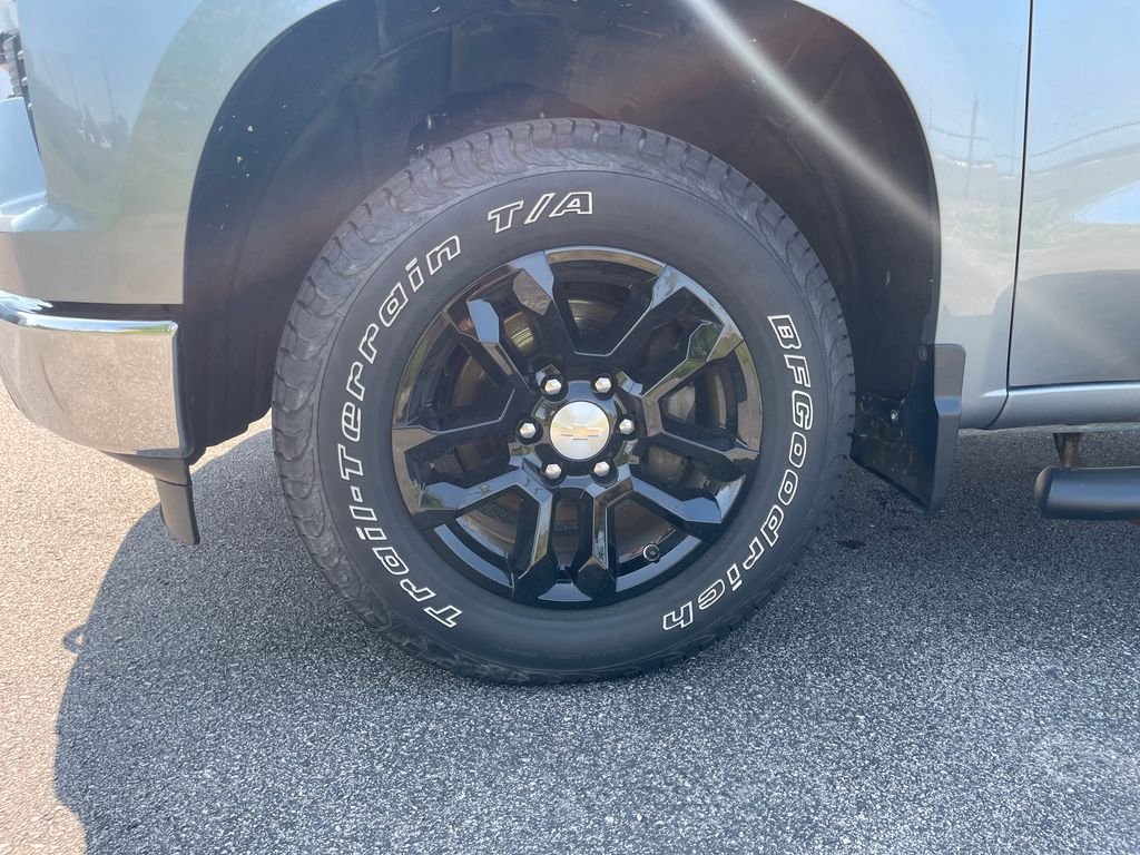 Used 2023 Gray Chevrolet LT image 11