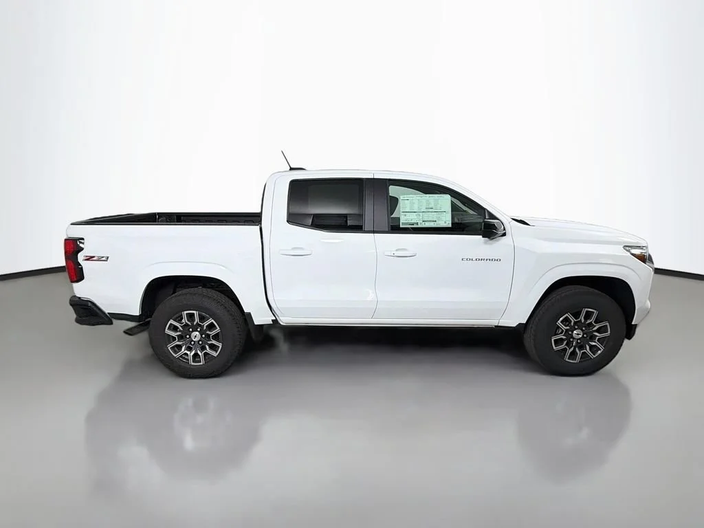 New 2026 Summit White Chevrolet Z71 image 4
