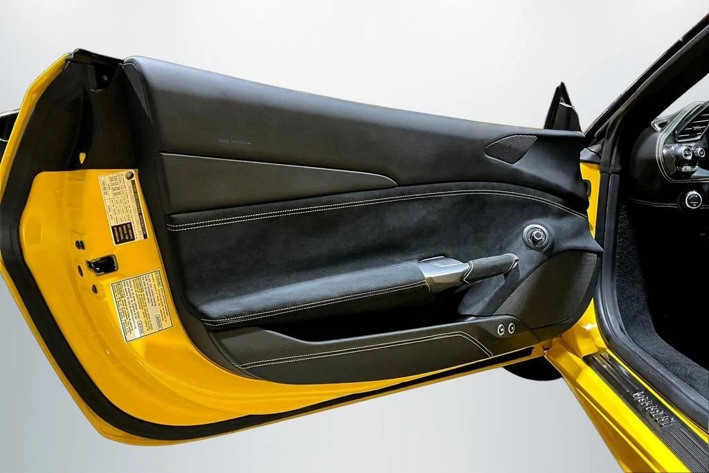Used 2018 Giallo Modena Ferrari  image 18
