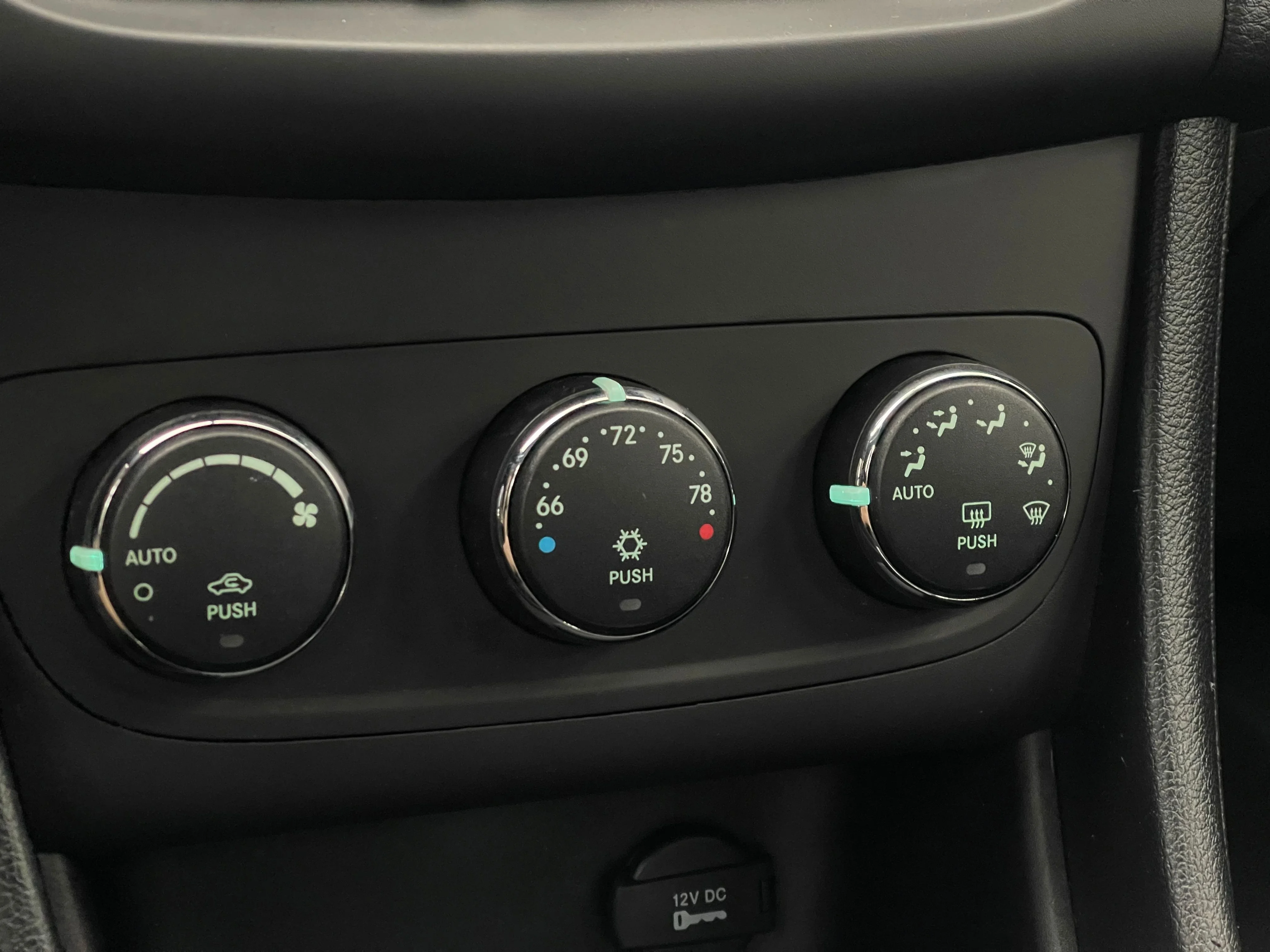 Used 2013 Mineral Gray Metallic Clearcoat Dodge SXT image 20